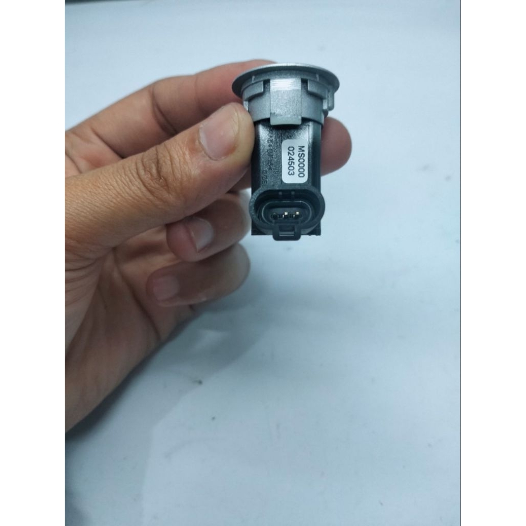 Jual SWITCH SENSOR MUNDUR(PARKIR MUNDUR) AVANZA VELOZ ORIGINAL(Harga ...