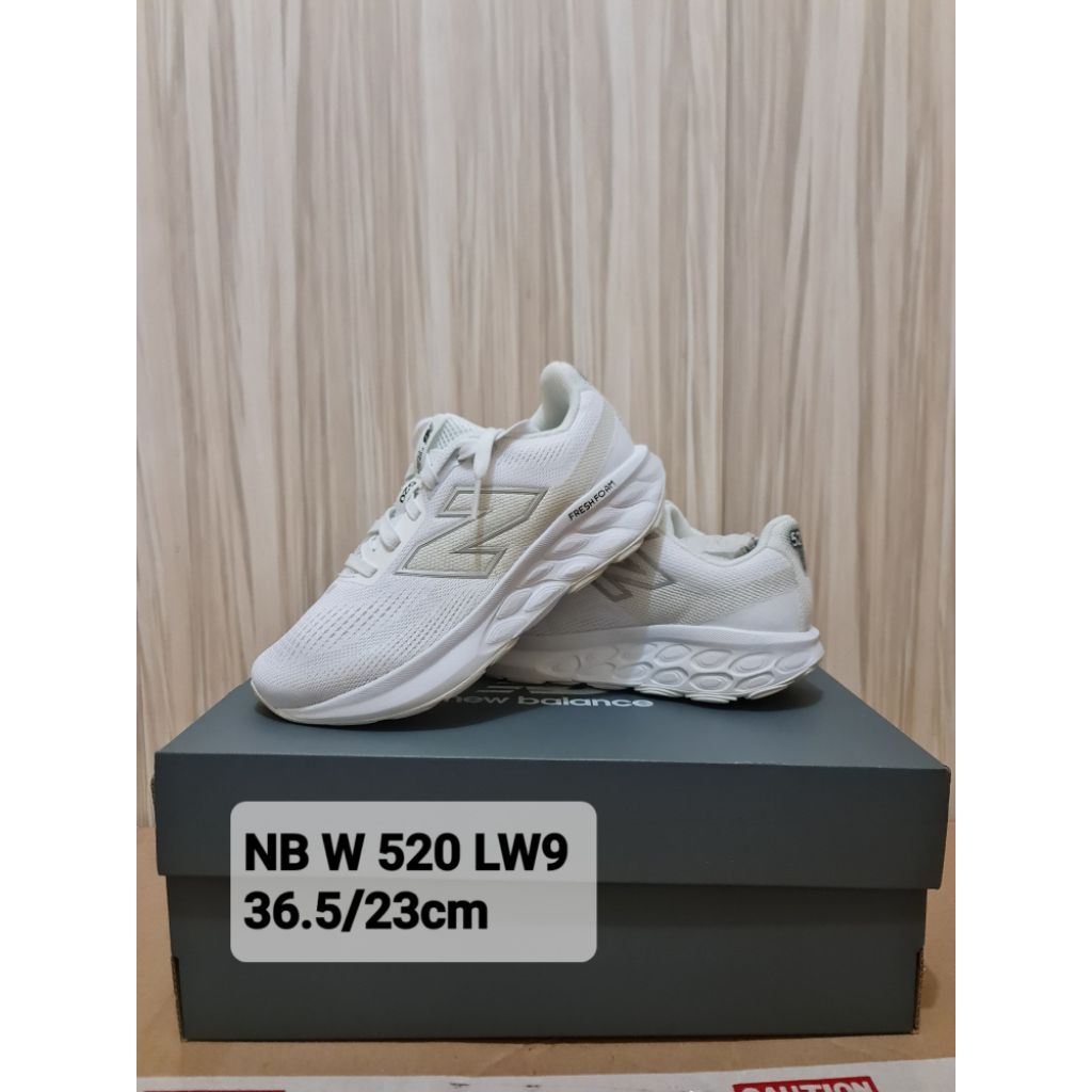 Jual Sepatu NB New Balance running 520 LW9 - 36.5 Original | Shopee ...