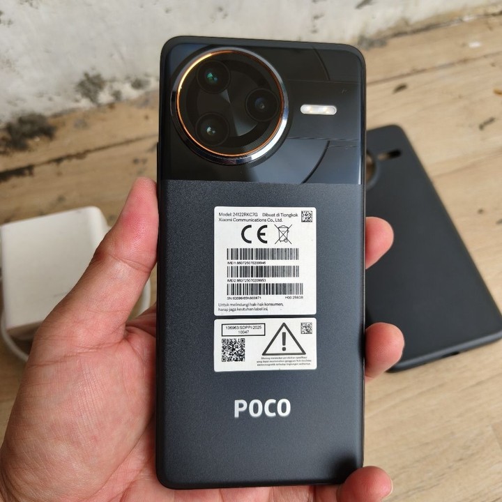 POCO F7 ULTRA 12/256gb, mulus, black