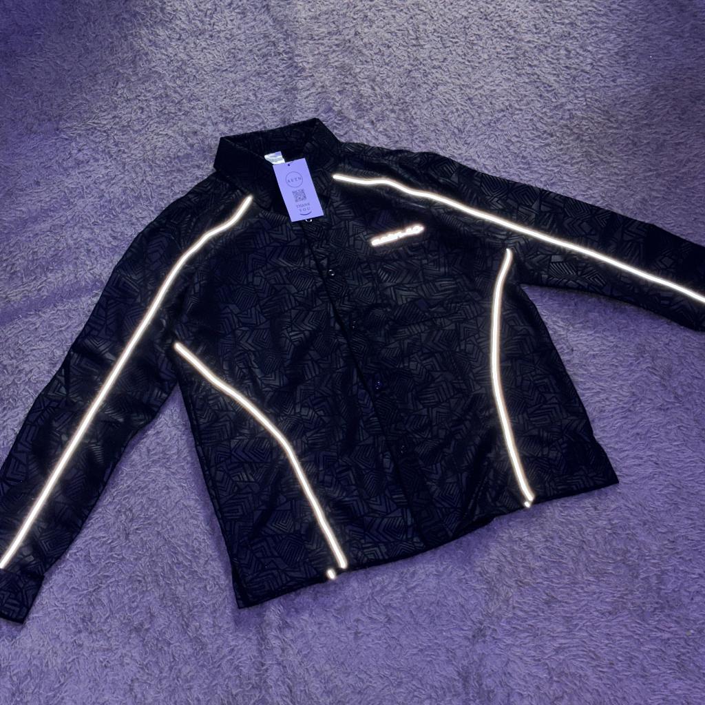 Jual Kemeja Batik Embos Series Black/white Reflektif Menyala | Shopee ...