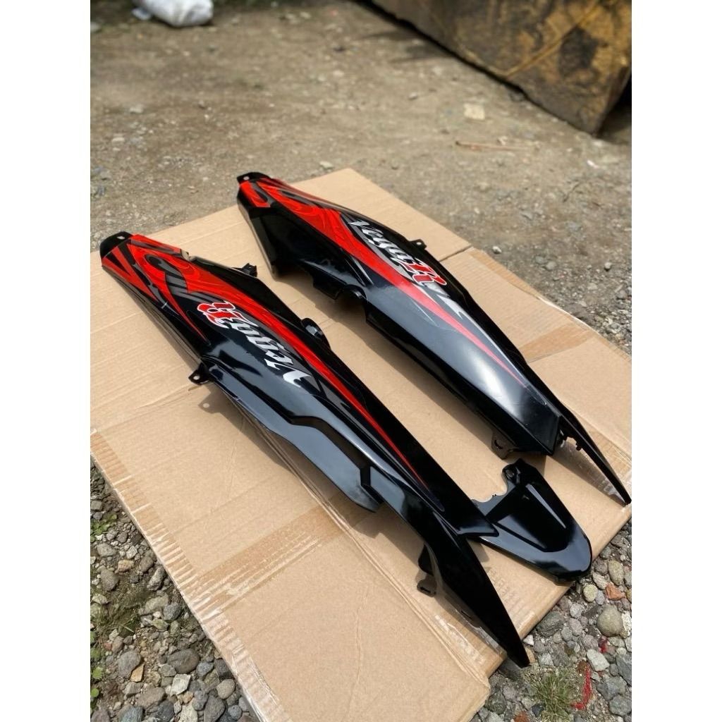Jual cover body Vega r new warna hitam set striping warna merah ...