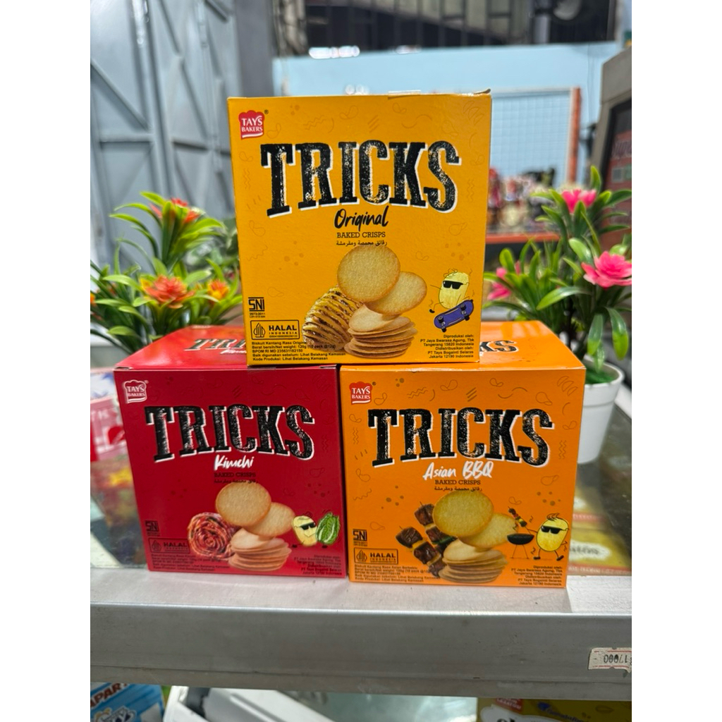 Jual TRICKS Biscuit Kentang box isi 10 Potato baked chip crisps HALAL ...