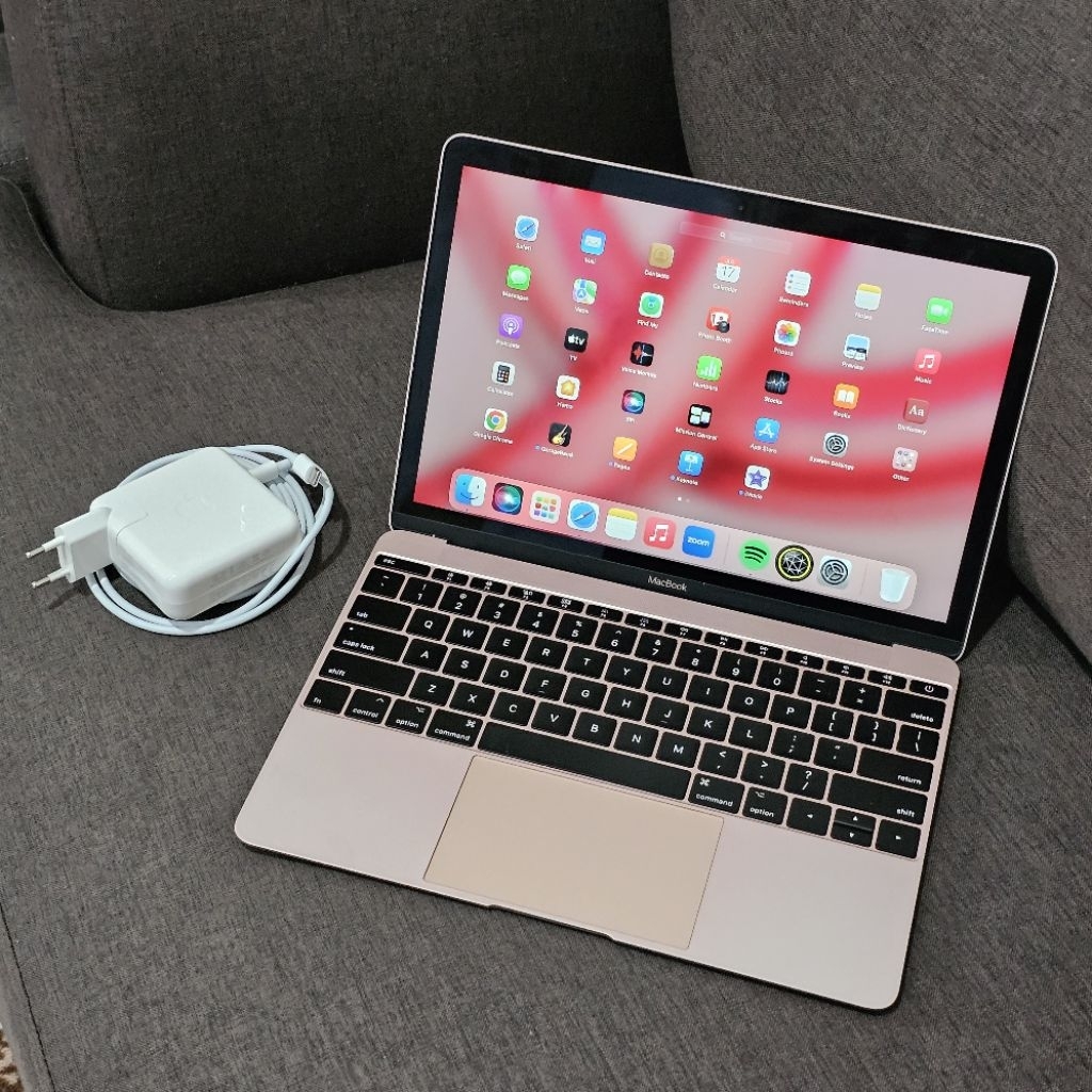 MacBook A1534 ピンク core m3 メモリ8GB USBハブ付 MacBook A1534 M3 UAE | Price in Dubai with Free Accessories