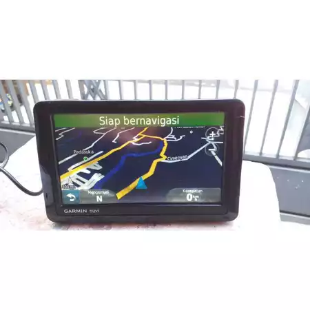 Garmin Drive 51 perangkat GPS mobil yang fokus pada navigasi rute