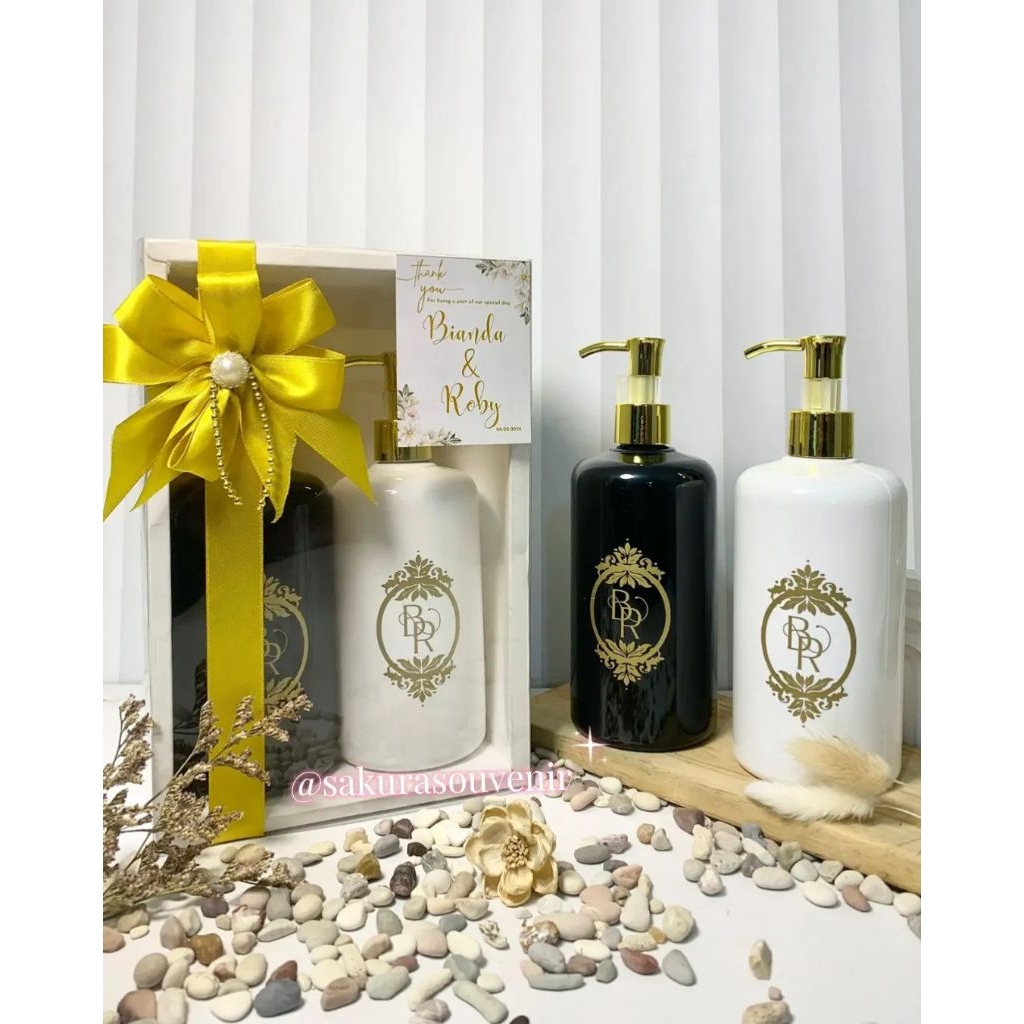 Jual SOUVENIR BOTOL SABUN GLOSSY HITAM PUTIH CETAK SABLON VVIP 1 SET ...