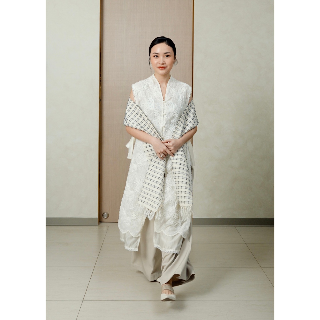 Jual STUDIO TUI - SELENDANG RAYA TENUN BULU | Shopee Indonesia