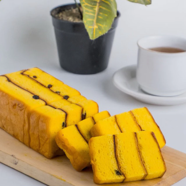 Spikoe Full Kuning Telur Lapis Surabaya