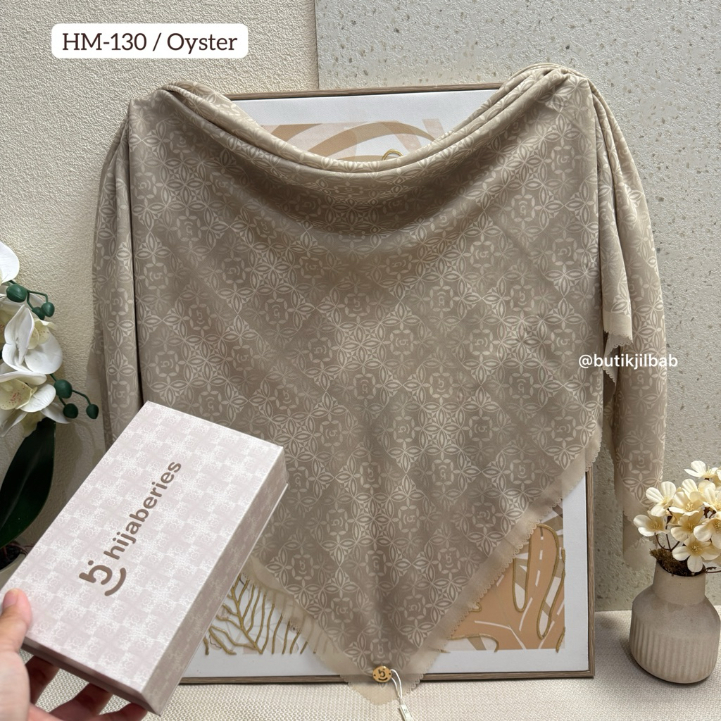 Hijaberies Motif With Box Hijab Segiempat Motif Lasercut Premium