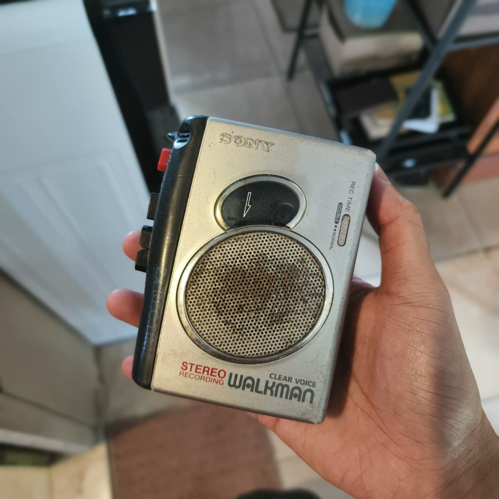 Jual Walkman Sony TCS 30D - ada speaker internal | Shopee Indonesia