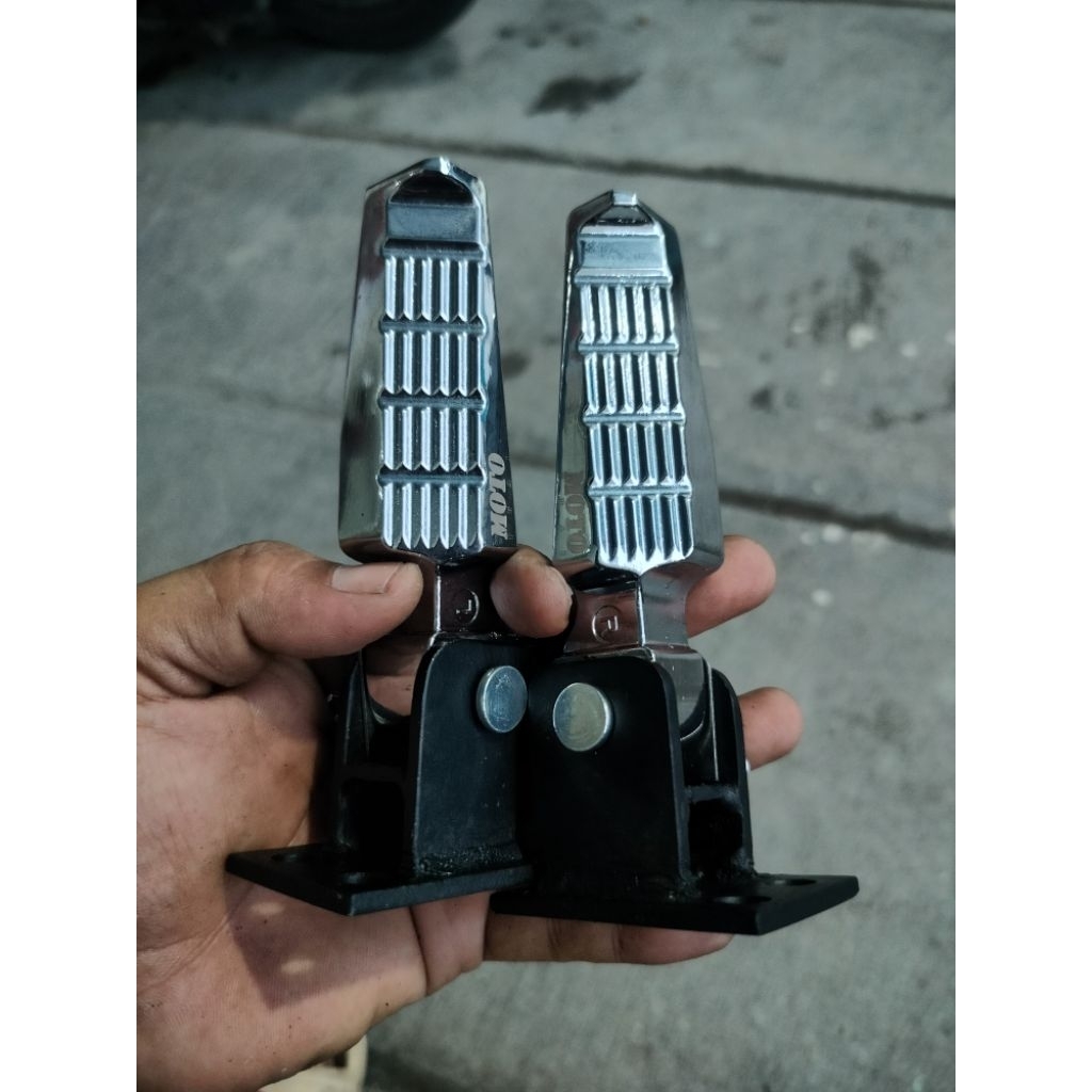 Jual Dudukan Footstep Custome Universal PNP Fox R dan S belakang ...