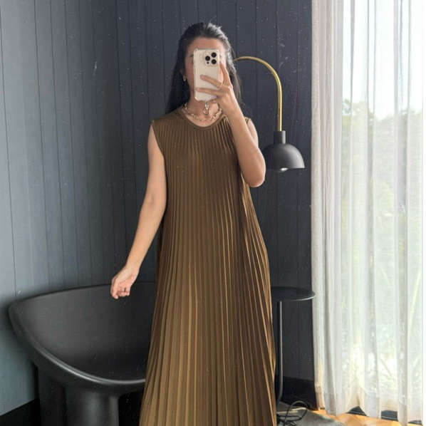 Tampil Anggun dan Syar'i dengan Dress Plisket Maxi P03 dari Zesstar