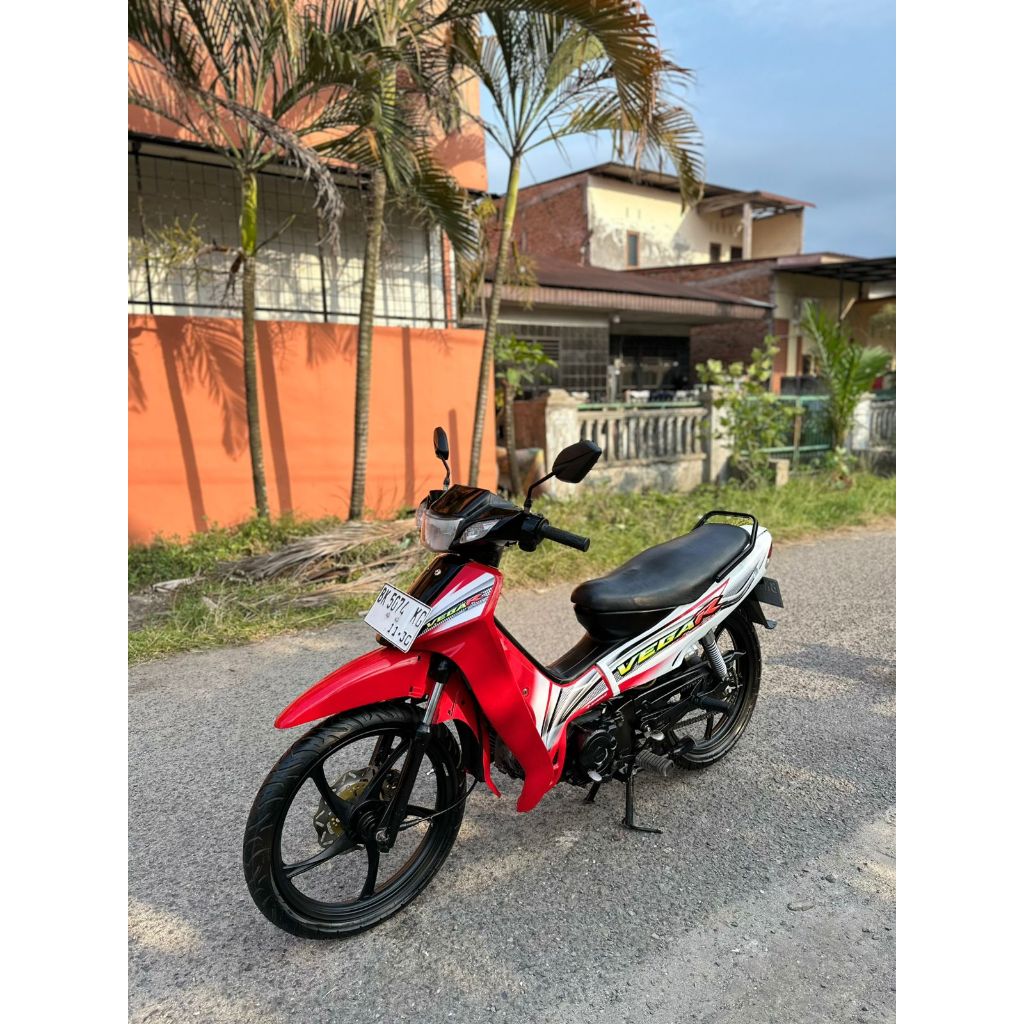 MOTOR SECOND Yamaha Vega R Tahun 2005  PENGIRIMAN MEDAN SEKITAR FREE