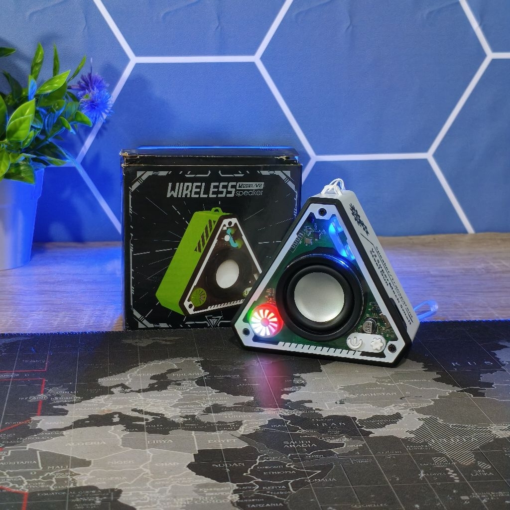 Jual Speaker Bluetooth V2 nirkabel mecha segitiga segitiga bluetooth ...