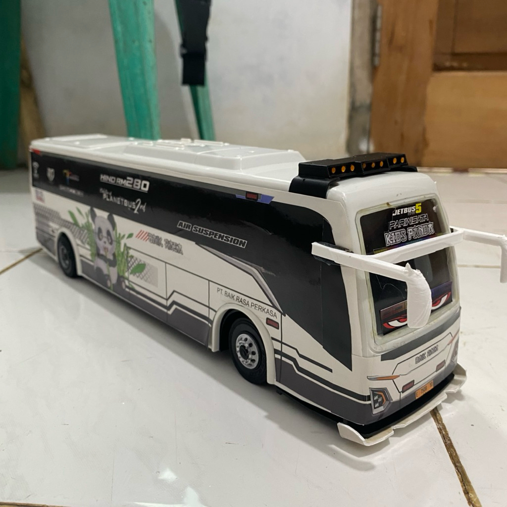 Jual Miniatur Bis Plastik RKC Modifikasi Level 2 Sudah Pake Ban Resin ...