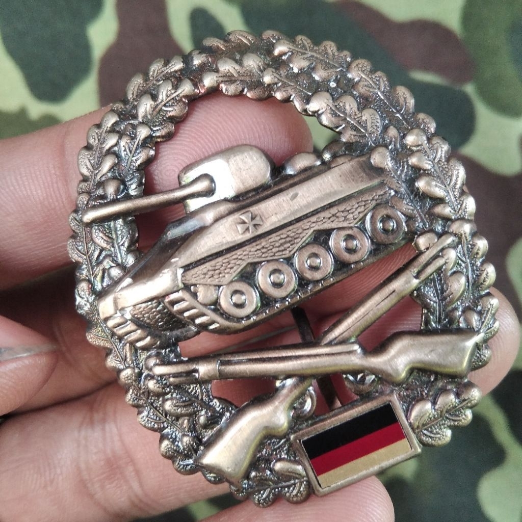 Jual pin baret panzer jerman pin tentara bundeswehr jerman jadul emblem ...