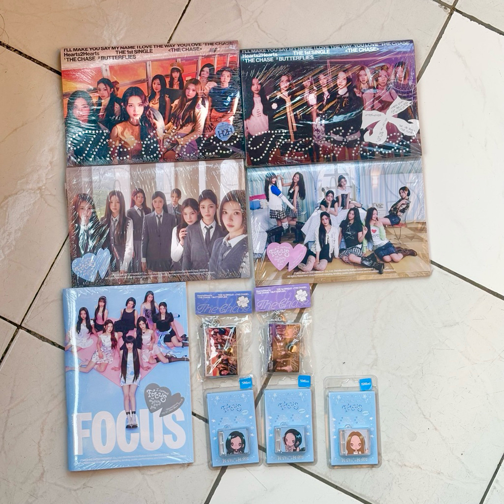 Jual ALBUM HEARTS2HEARTS H2H THE CHASE FOCUS SMINI SEALED SEGEL
