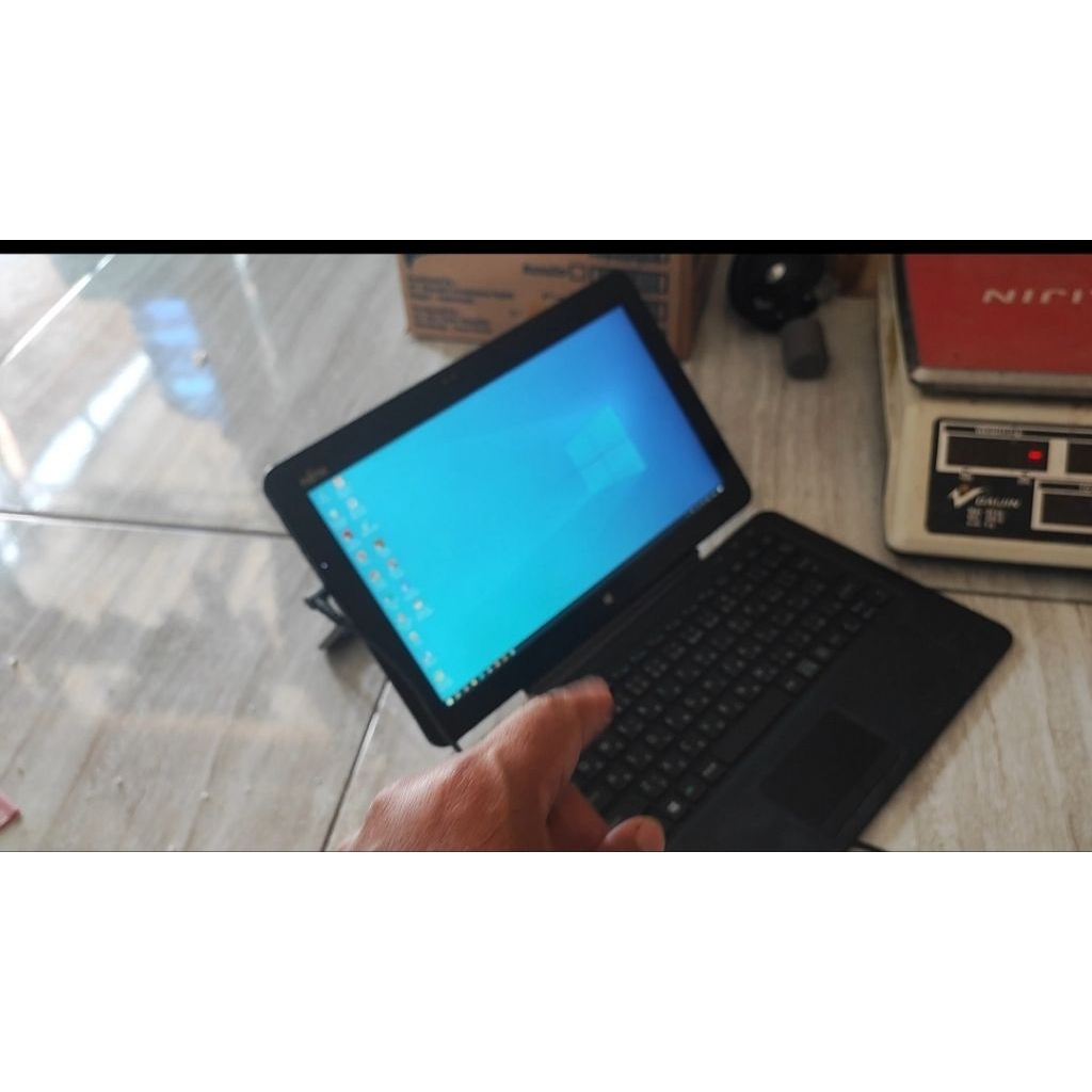 Jual fujitsu r727 core i3 gen 7 ram 4gb ssd 512gb minus baterai dan ...