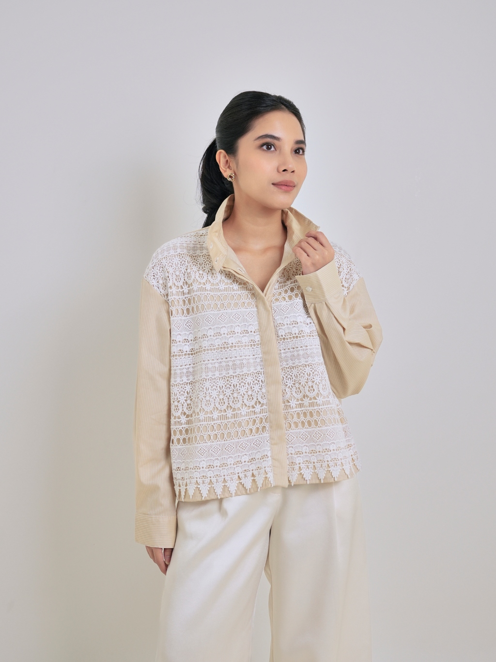 Jual STUDIO TUI - TABITHA SHIRT IN CREAM WHITE | Shopee Indonesia