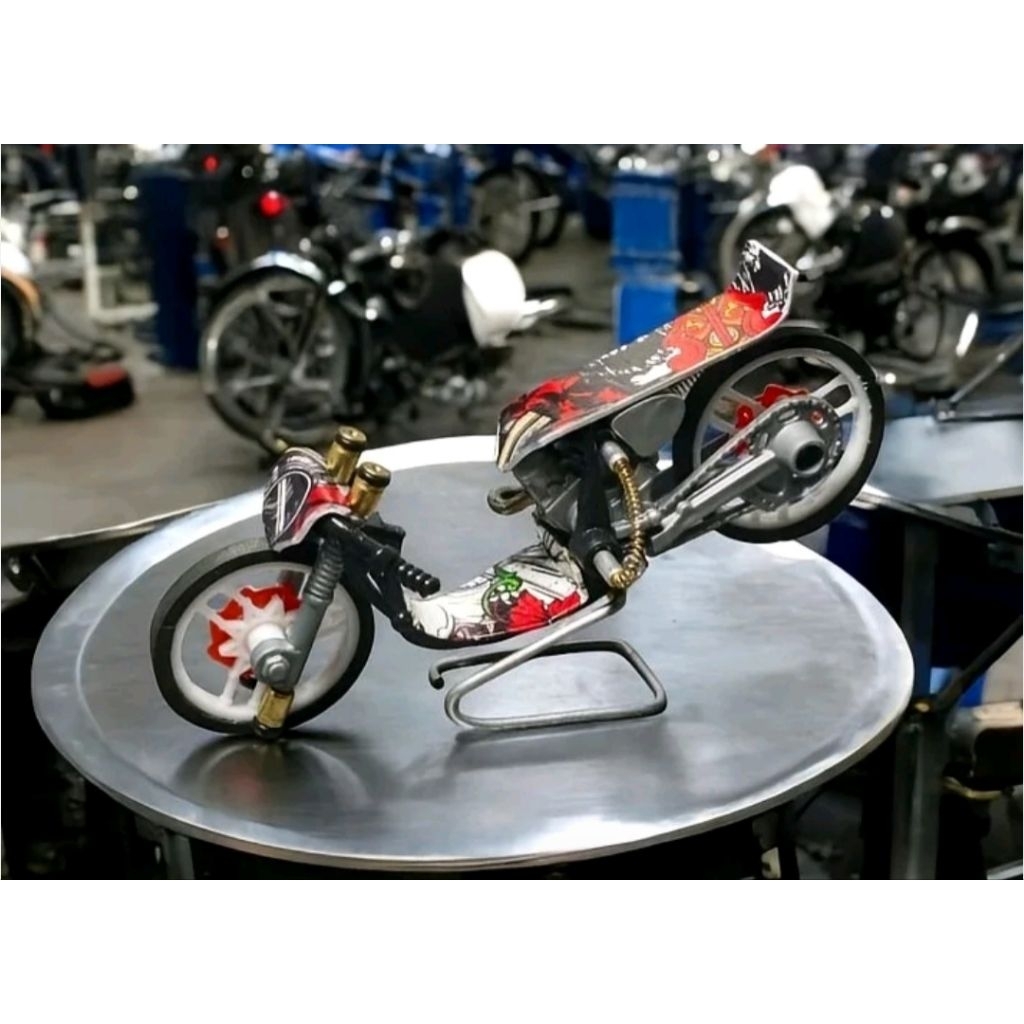 Jual Mainan Motor Miniatur Modif Drag, cocok buat pajangan atau koleksi ...