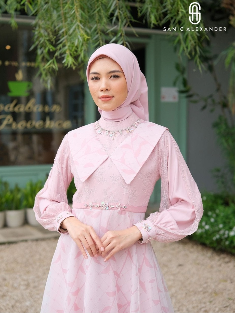 Jual Sanic Alexander Ahza Dress Nude color, Baju pesta muslimah mewah ...