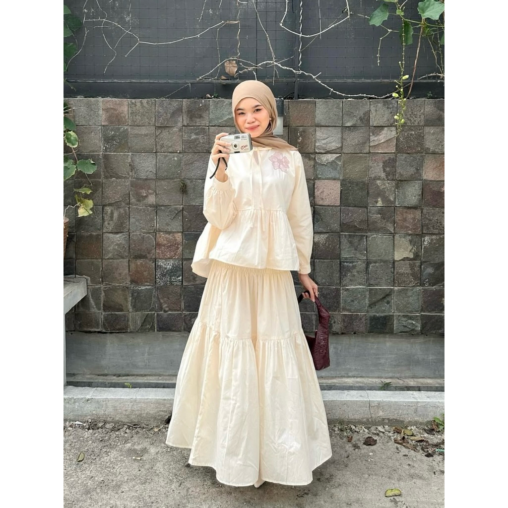 Jual BAYLERA ONE SET - Auria One Set Rok Setelan Atasan Rok - CREAM ...