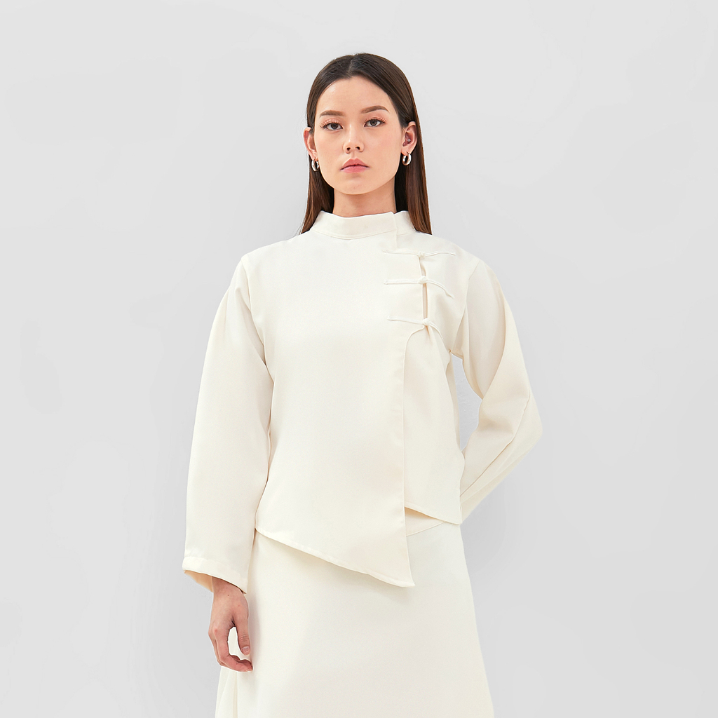 Jual ISOOS STUDIOS - ETTA LONG-SLEEVED TOP IN WHITE | Shopee Indonesia