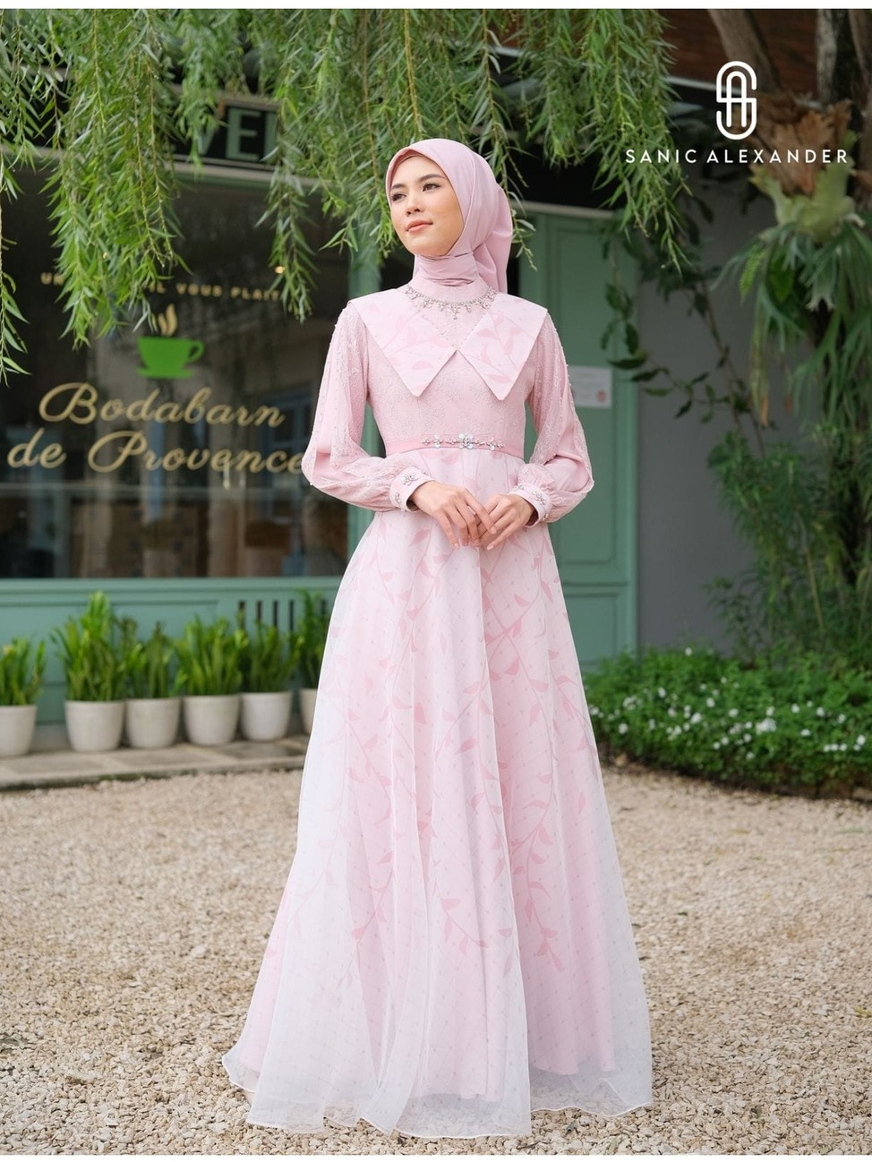 Jual Sanic Alexander Ahza Dress Nude color, Baju pesta muslimah mewah ...