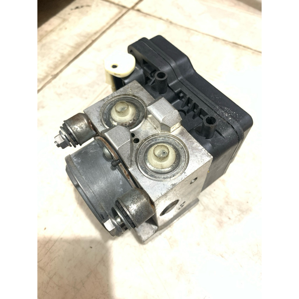 Jual Modulator ABS Modul 6G ABS ACTUATOR ABS HILUX INNOVA 6G 89541 ...