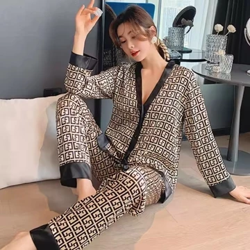 One Set Pajamas Satin Mewah Baju Tidur Wanita Busui Friendly Kancing Depan Elegan Homewear Set