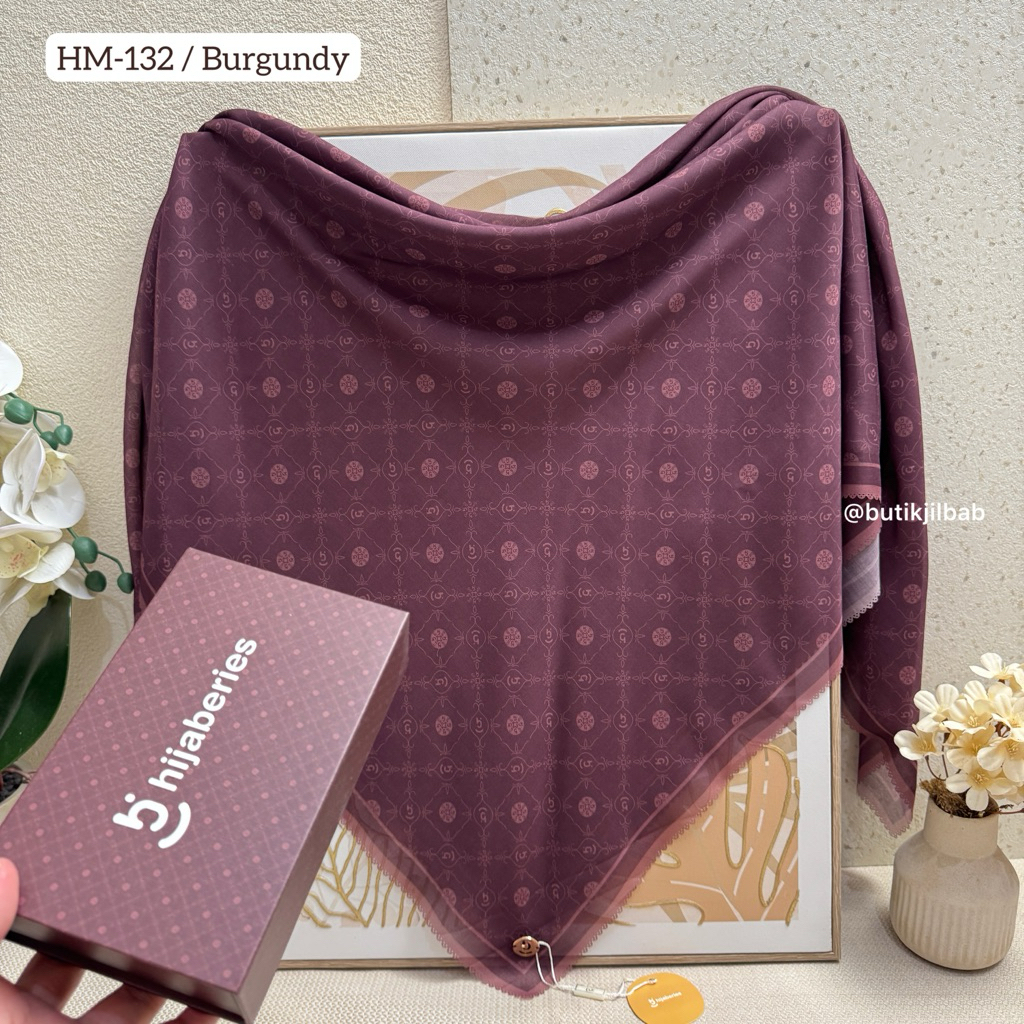 Hijaberies Motif With Box Hijab Segiempat Motif Lasercut Premium