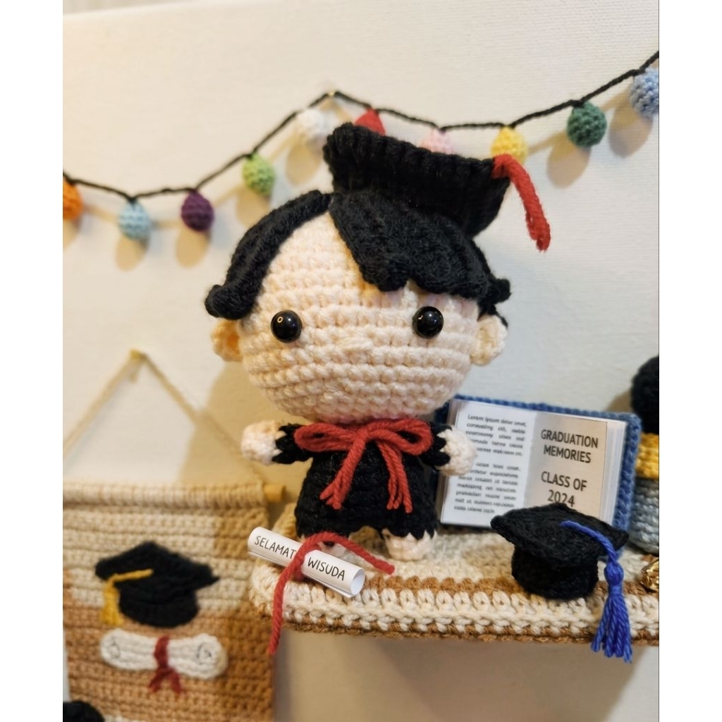 Jual Boneka Wisuda Rajut Chibi | Amigurumi Graduation Crochet | Shopee ...