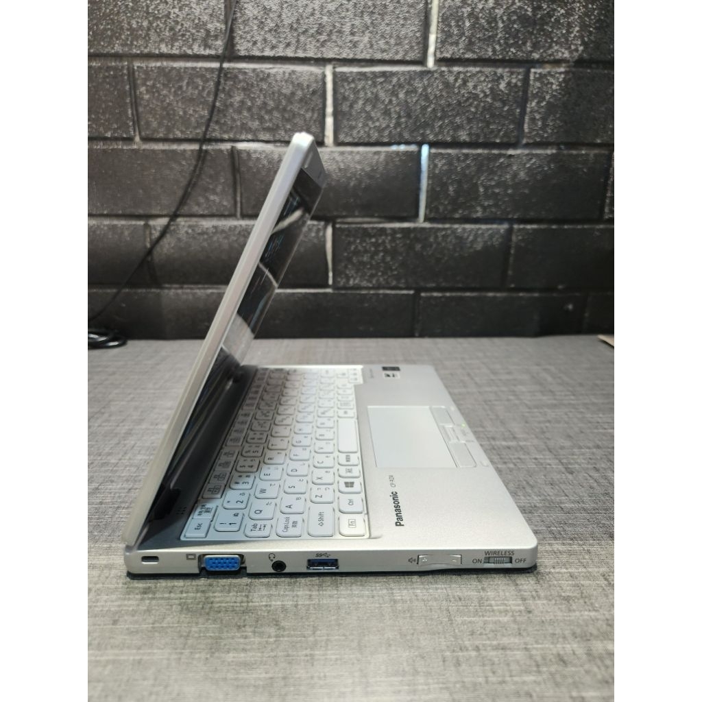 Jual Laptop 2in1 Flip Panasonic CF-RZ4 intel Core M5 Ram 4GB Ssd 128GB ...