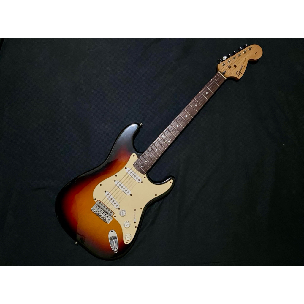 Jual gitar Squier by Fender Stratocaster Affinity MII Tahun 2000 ...