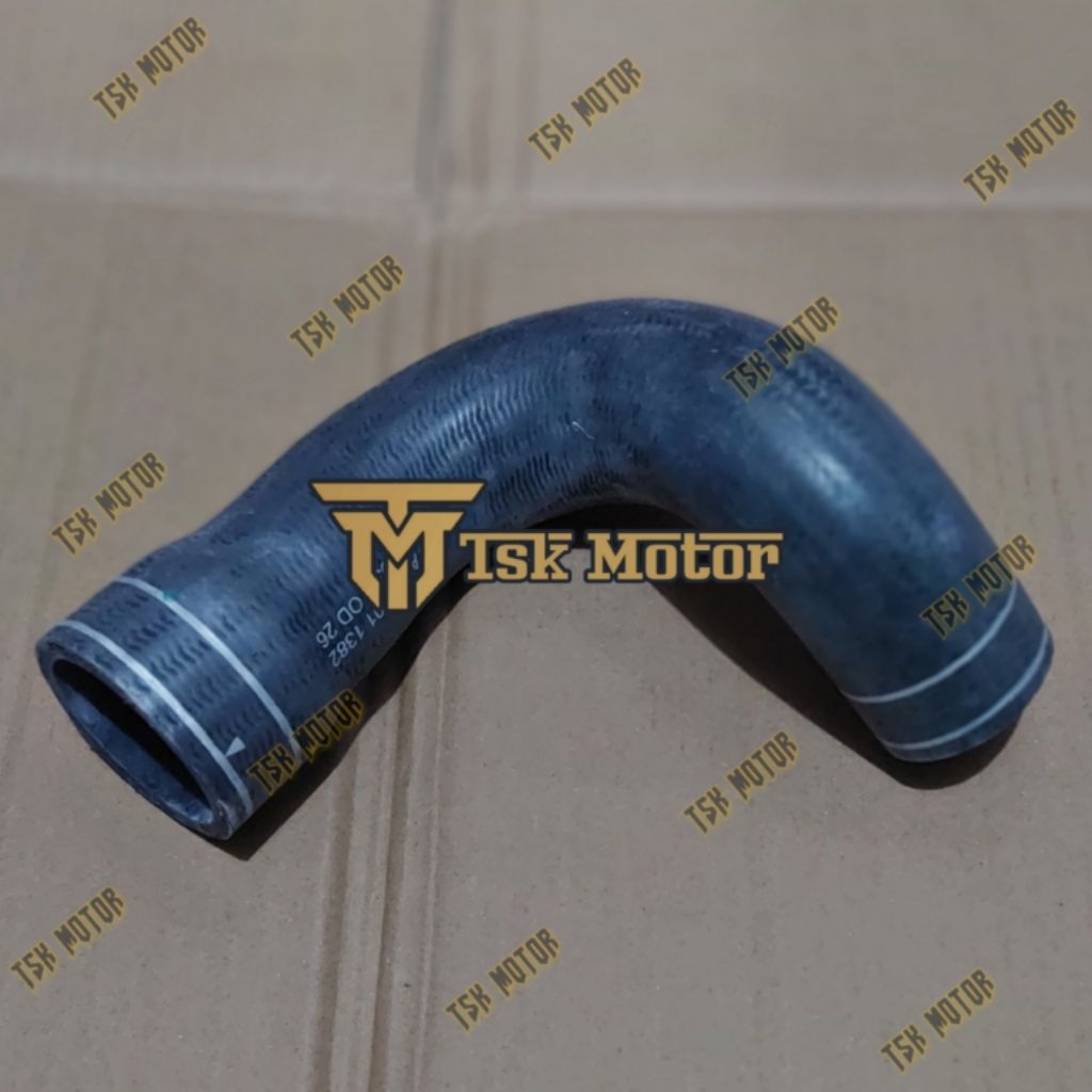 Jual Coolant hose / selang radiator bawah model pendek mercy axor 1623 ...