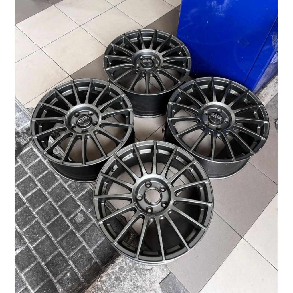 Jual Velg Original OZ Superturismo LM R18. Made in Italy. Original ...