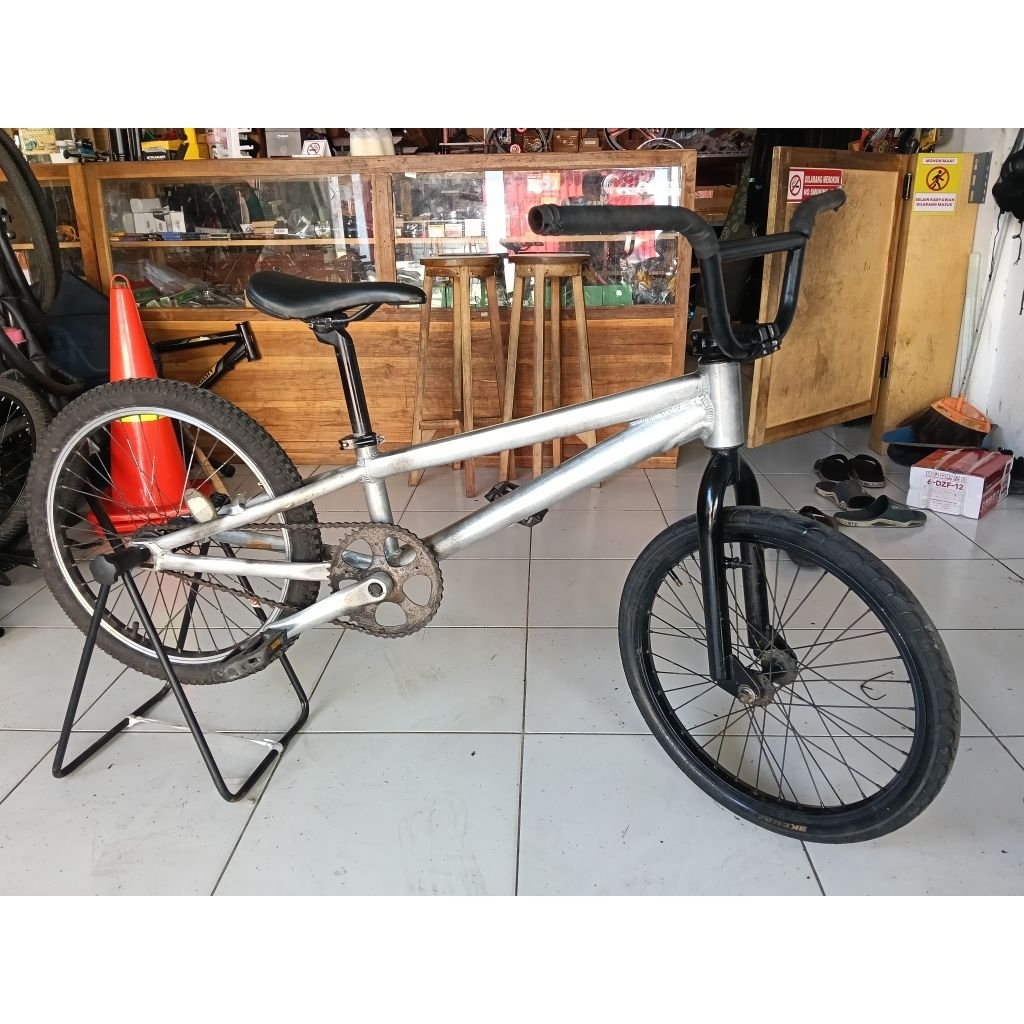 Jual sepeda BMX Polygon razor sepeda razor rogue | Shopee Indonesia