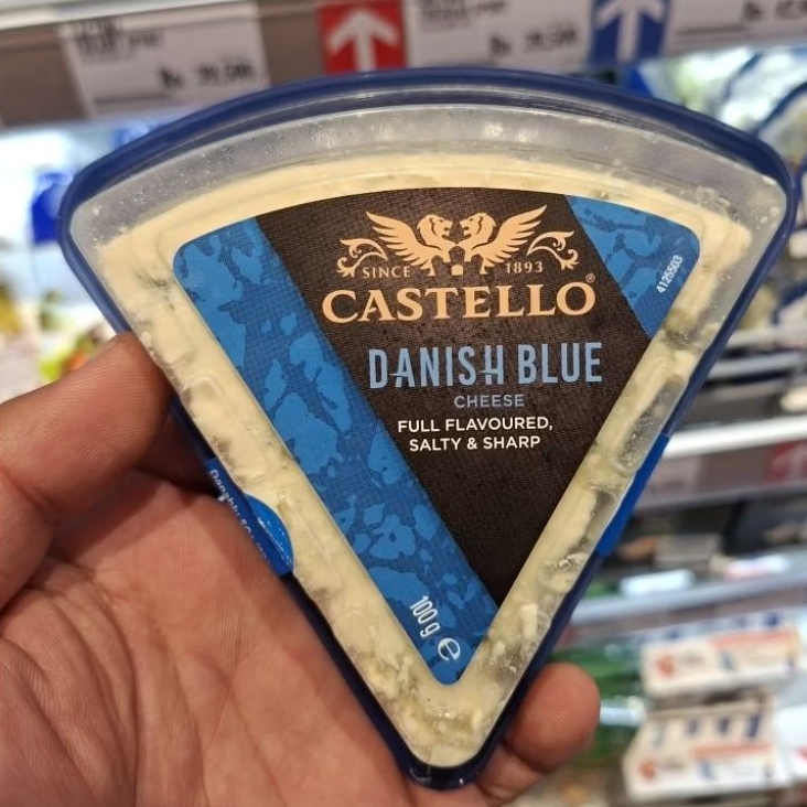 Jual Castello Blue Cheese | keju biru Castello / pack 100 gram | Shopee ...