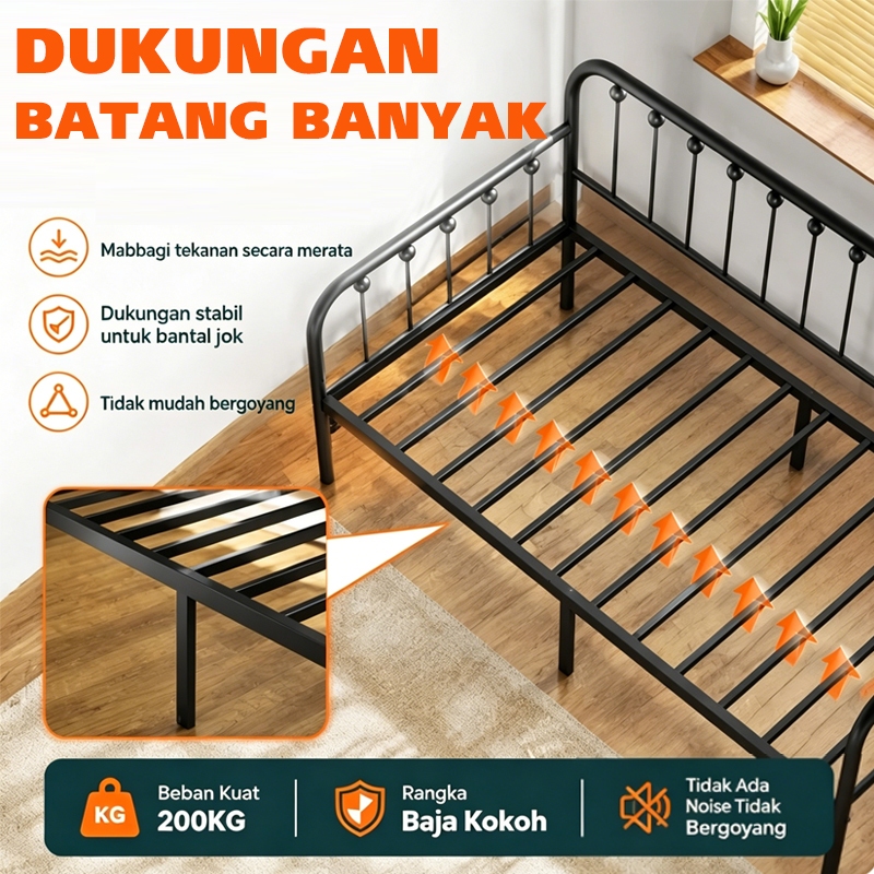 ulasan pembeli dengan foto sofa bed besi terpasang di ruang tamu, menampilkan kepuasan dan beberapa catatan