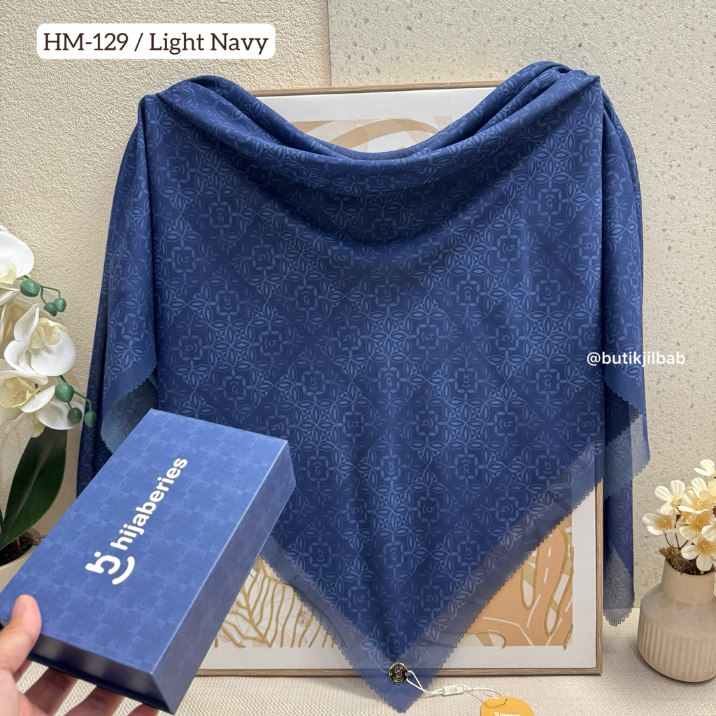 Hijaberies Motif With Box Hijab Segiempat Motif Lasercut Premium