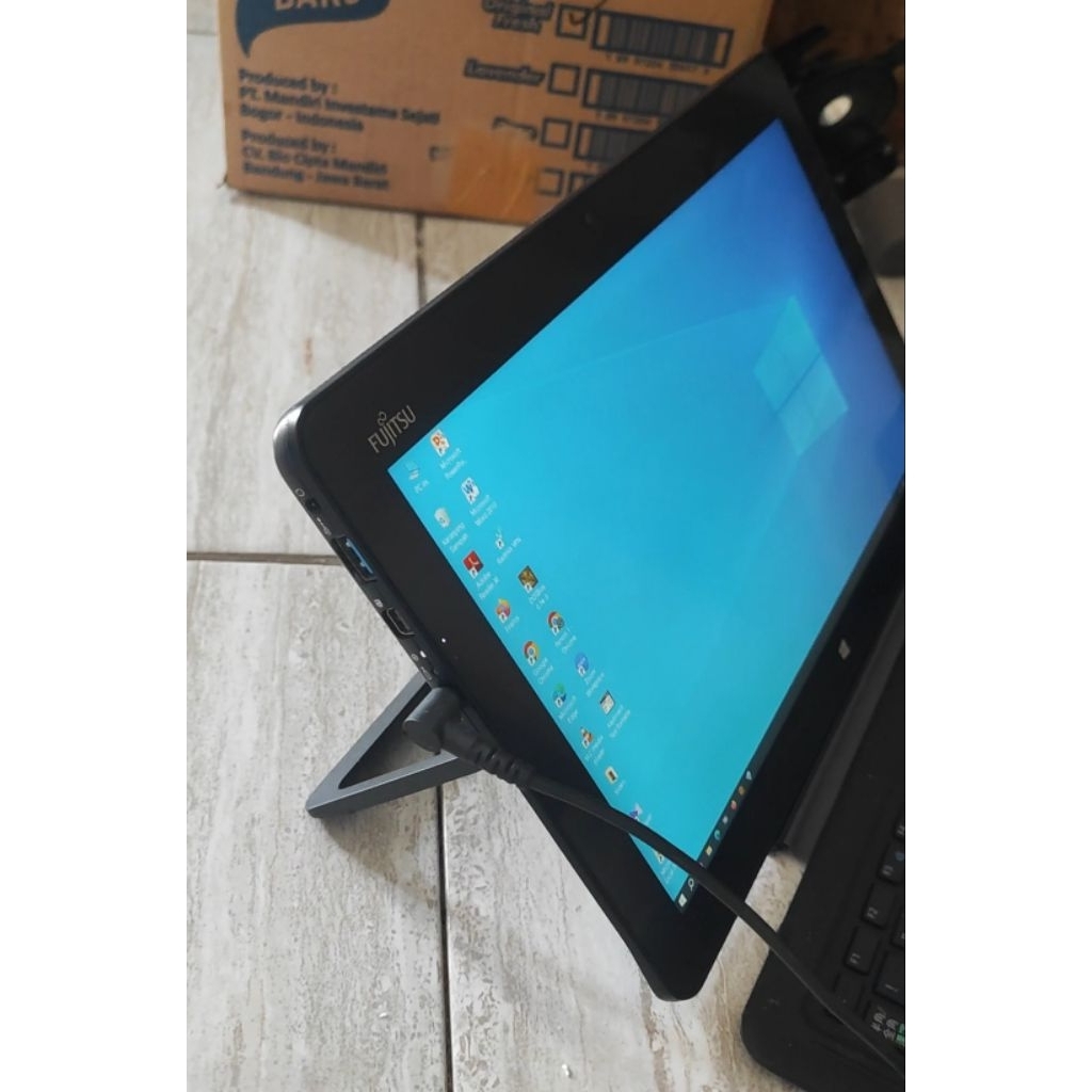 Jual fujitsu r727 core i3 gen 7 ram 4gb ssd 512gb minus baterai dan ...