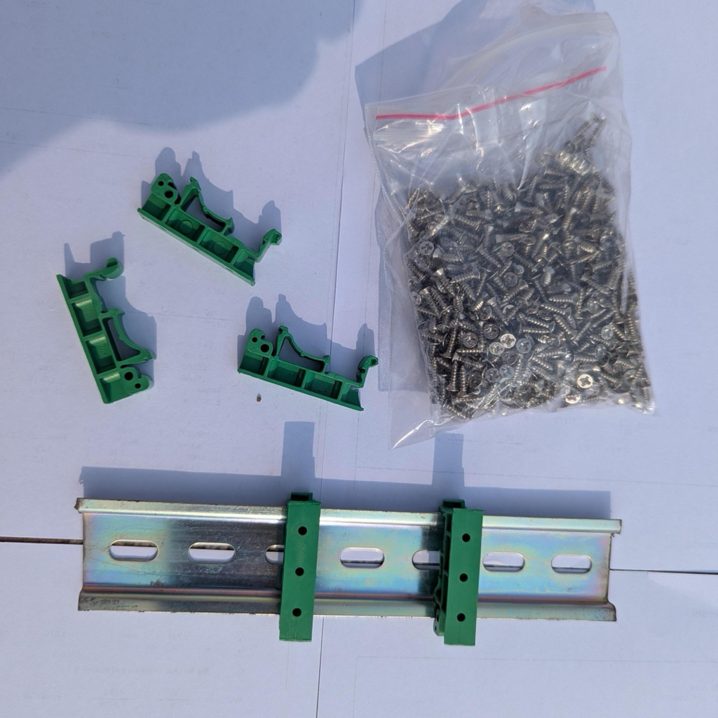 Jual Din Rail Mounting Holder Clip Include Baut Green Colour untuk PCB ...