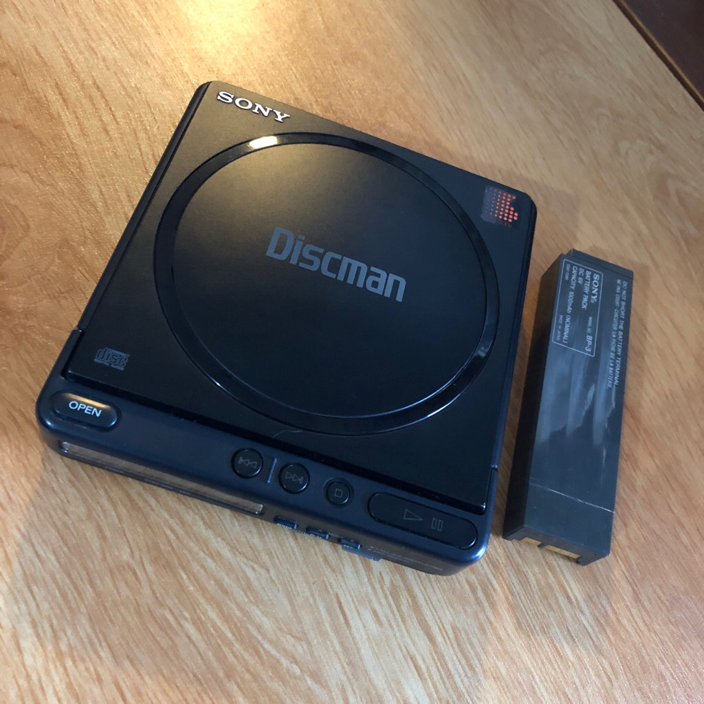 Jual VINTAGE 1988 DISCMAN COMPACT CD PLAYER SONY D-40 WITH BATTERY ...