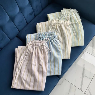 Celana Panjang Wanita Baggy Naura Dengan Motif Pinstripe Celana Kulot Sallur Celana Kulot Motif