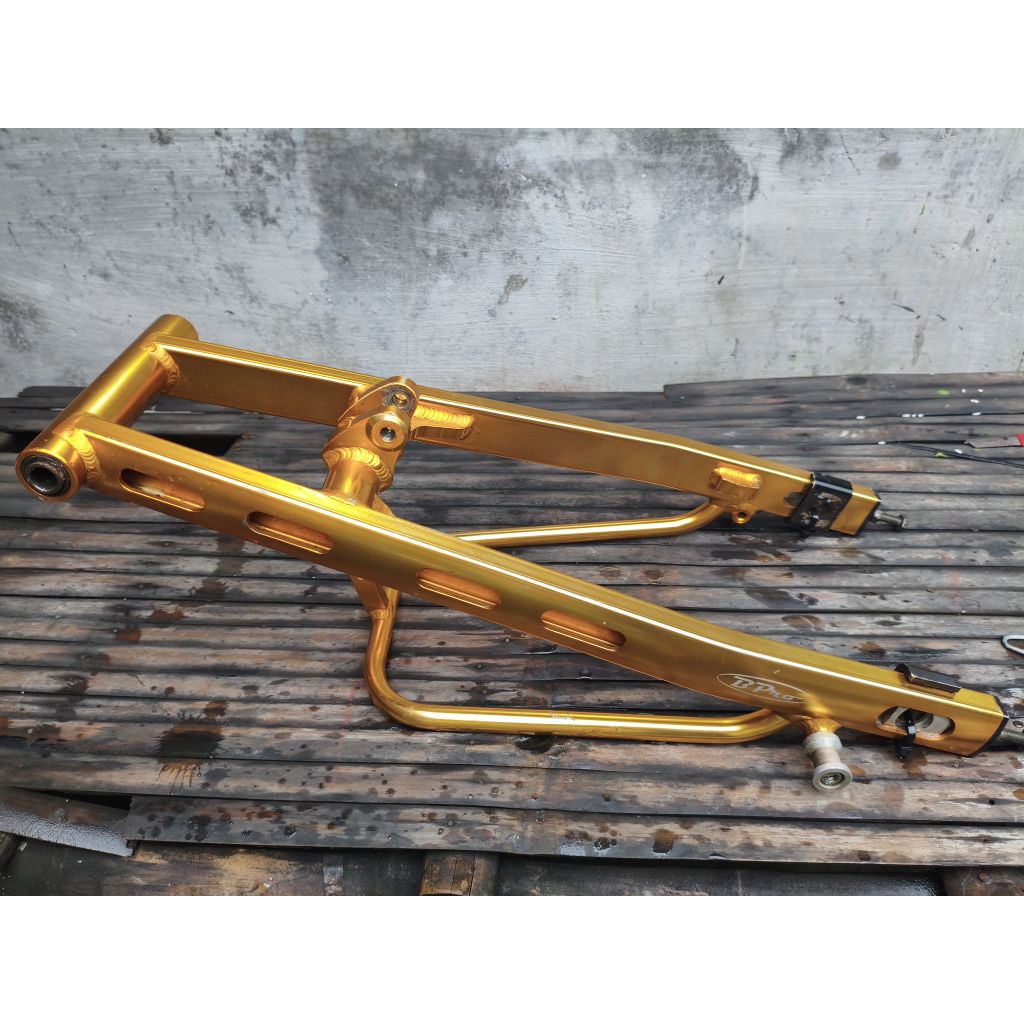 Jual swing arm ninja RR BPRO GOLD ORIGINAL BEKAS | Shopee Indonesia