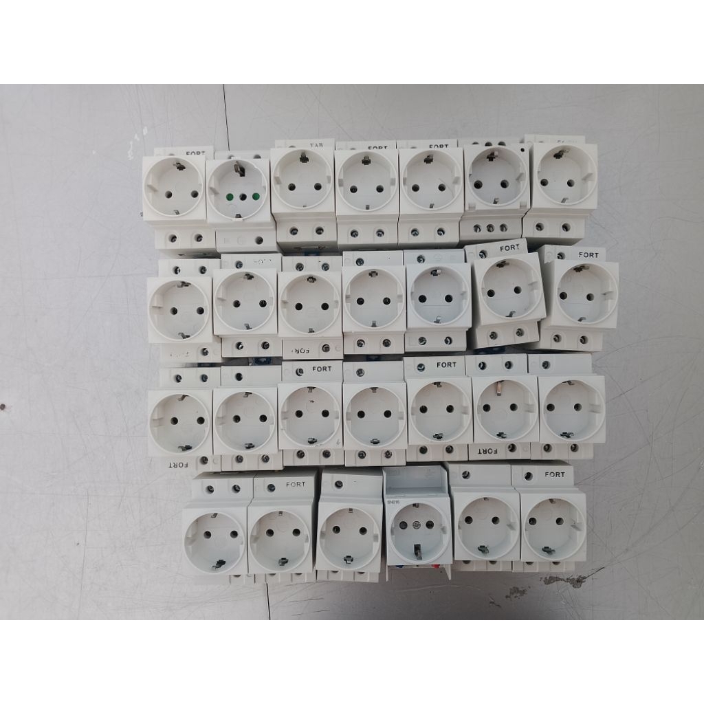 Jual stop kontak untuk rel panel listrik (DIN rail socket) FORT ...