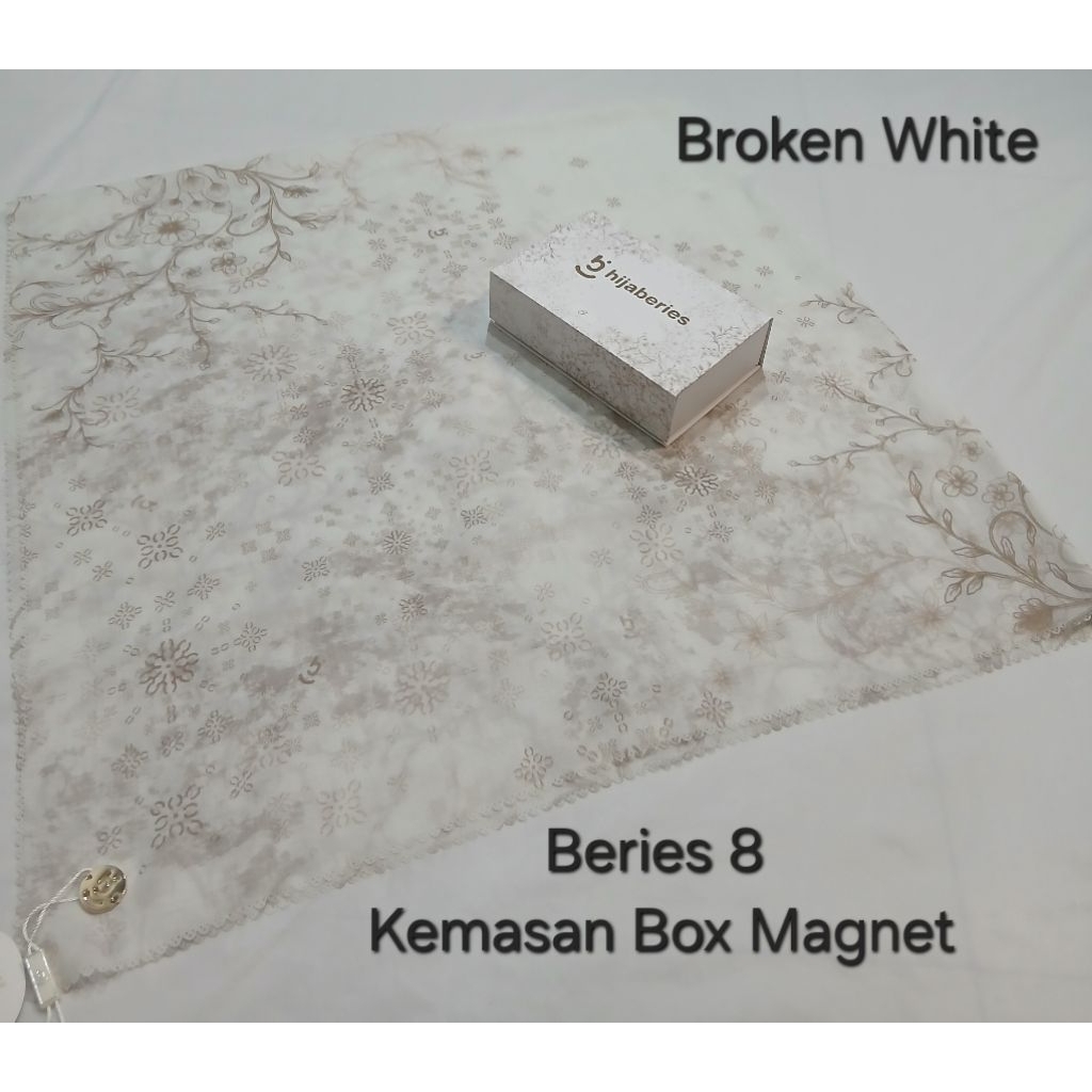 Hijaberies Box Motif Print Metal Logo Kerudung Segi Empat Premium