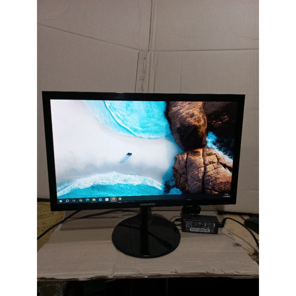Jual monitor samsung led 18.5 inci normal lengkap adftor dan kabel vga ...