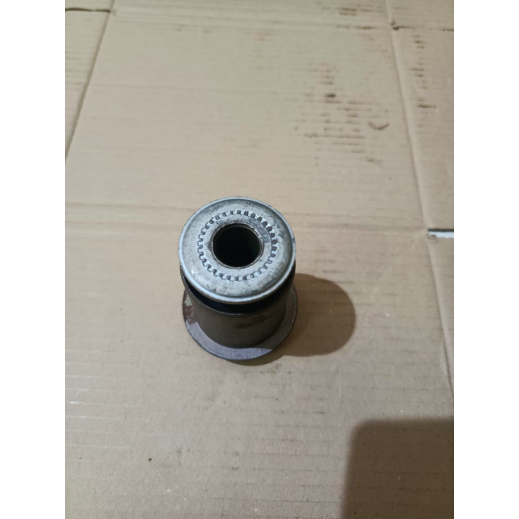 Jual bushing bosh arm sayap bawah bagian besar toyota innova reborn ...