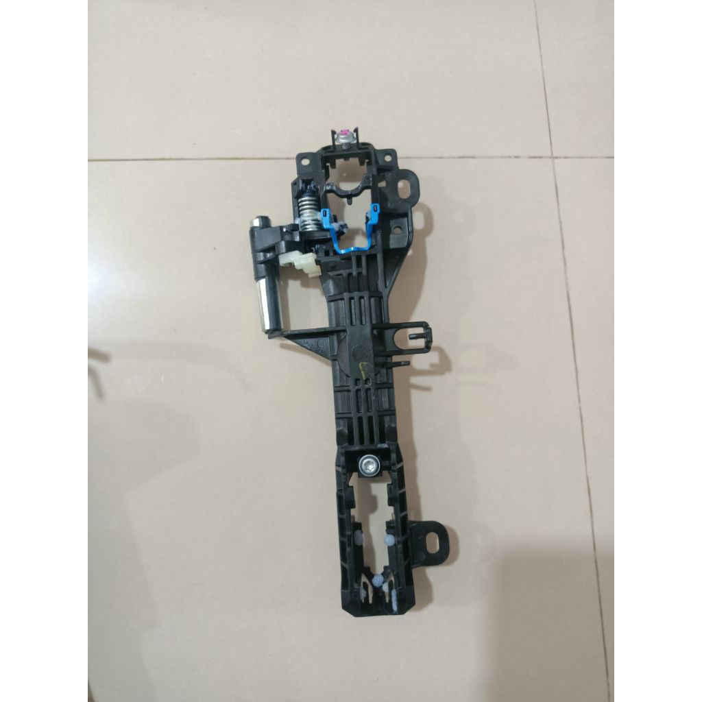 Jual SUB FRAME RANGKA HANDLE PINTU INNOVA REBORN VRZ YARIS ORIGINAL ...