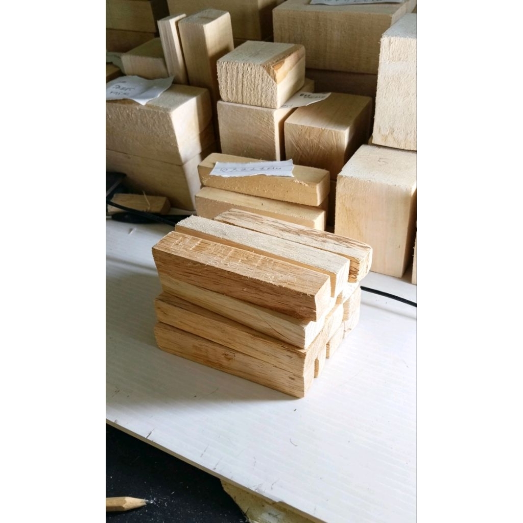 Jual Kayu Albasia Terlengkap & Harga Terbaru Juli 2026 | Shopee Indonesia